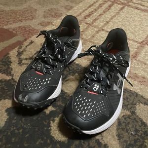 Youth Under Armour Grade School Size 4.5 Turf Shoes